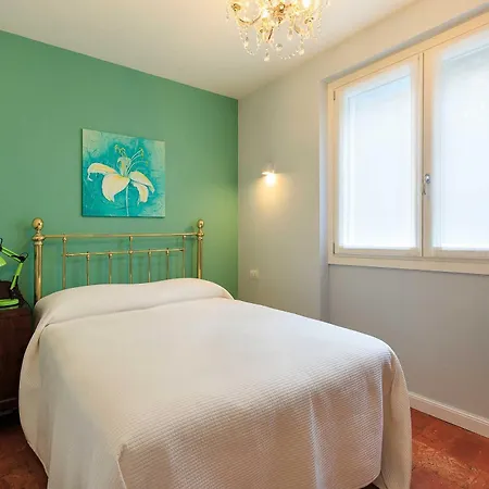 New Stunning With Pool And Beach Access Carlazzo