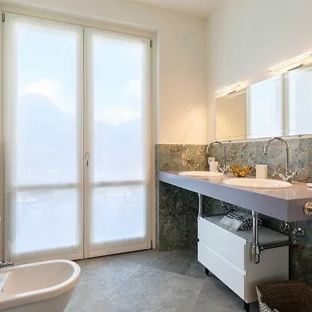 New Stunning With Pool And Beach Access