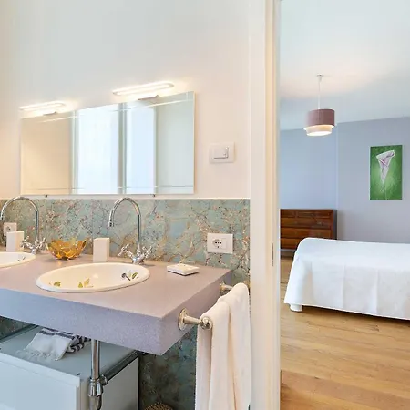 New Stunning With Pool And Beach Access * Carlazzo