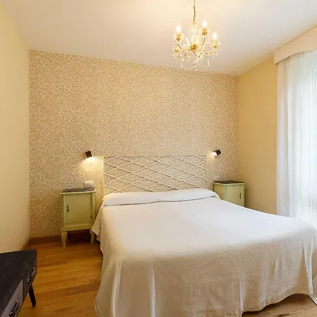 New Stunning With Pool And Beach Access Villa