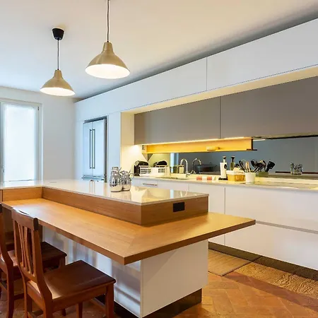 New Stunning With Pool And Beach Access Villa *