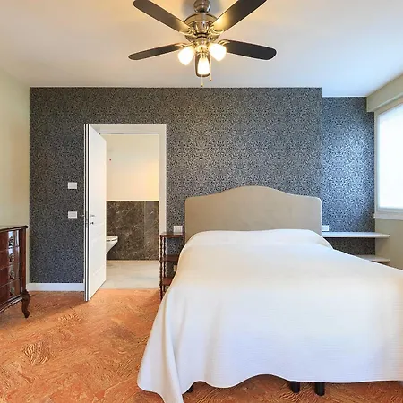 New Stunning With Pool And Beach Access Villa *